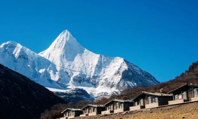 雪山似乎觸手可及令人心潮澎湃。