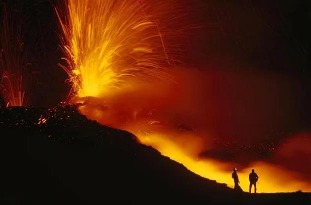 無人機直闖“虎穴”，死盯300座活火山！