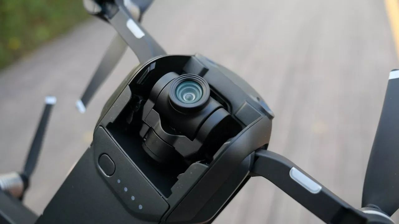 大疆 Mavic Air 全球首發(fā)評測：可能是性價比最高的無人機