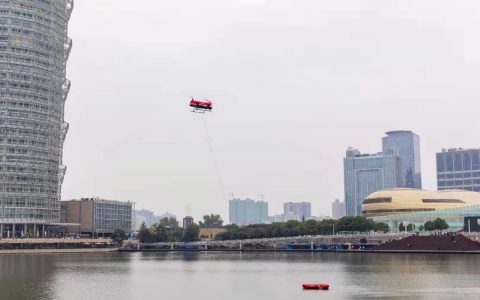 在百米以上高層建筑滅火，旋翼無人機(jī)實(shí)現(xiàn)了