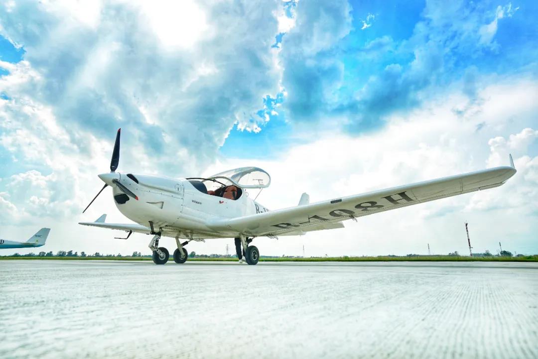 飛行駕照門檻再降低，初級飛機運動駕照SPL受追捧