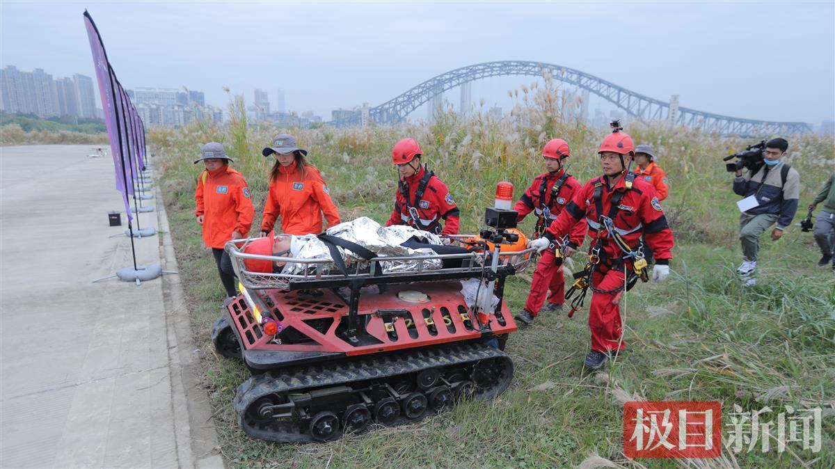 漢臺民間救援交流會在漢舉行，兩岸援救組織視頻連線展示實戰(zhàn)演練