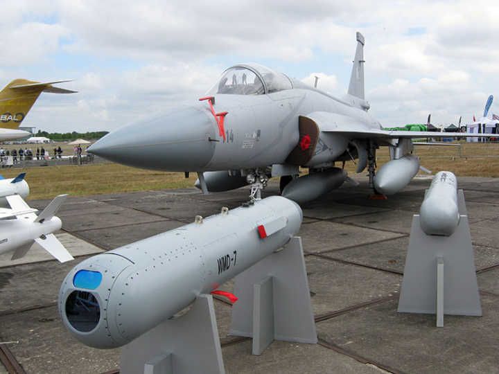 WMD-7：機載光電瞄準吊艙，“梟龍”戰(zhàn)斗機的標準裝備